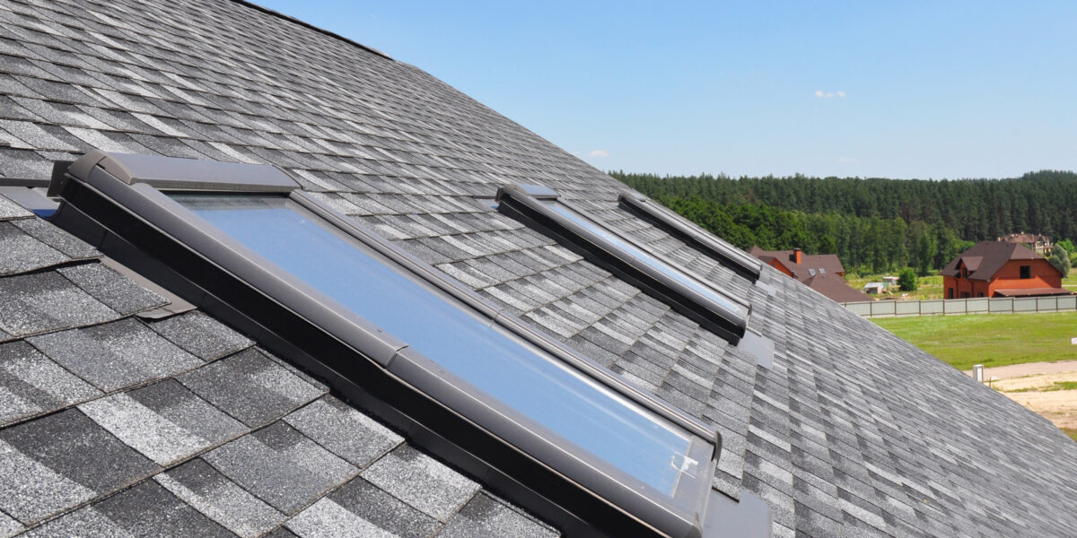 What Homeowners Need to Know About Roof Age and Insurance Coverage